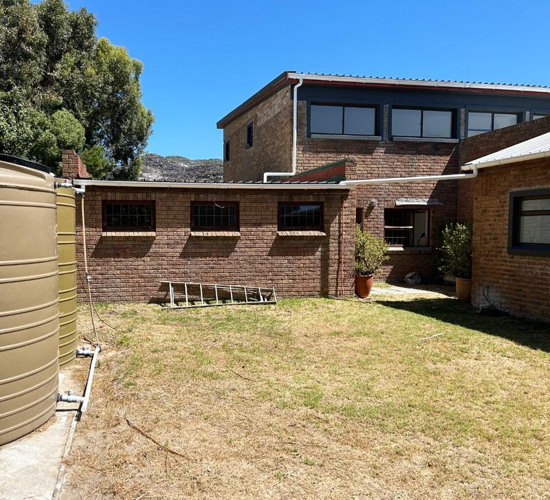 5 Bedroom Property for Sale in Capri Western Cape